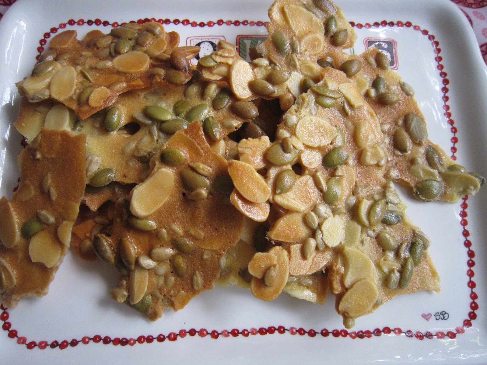 Cake2U: Kepingan ranggup Badam dan Biji labu /Crispy Almond and Pumpkin ...