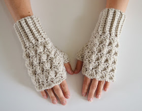Crochet Shell Fingerless Gloves free pattern 