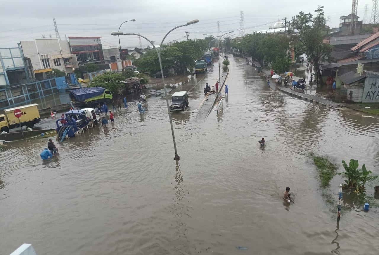 Info Banjir Kaligawe Semarang Hari Ini - Semarang Banjir Pemotor
