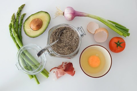 Tratamento de gastrite de forma natural: o que se pode comer, o que se deve evitar, e que suplementos se pode tomar
