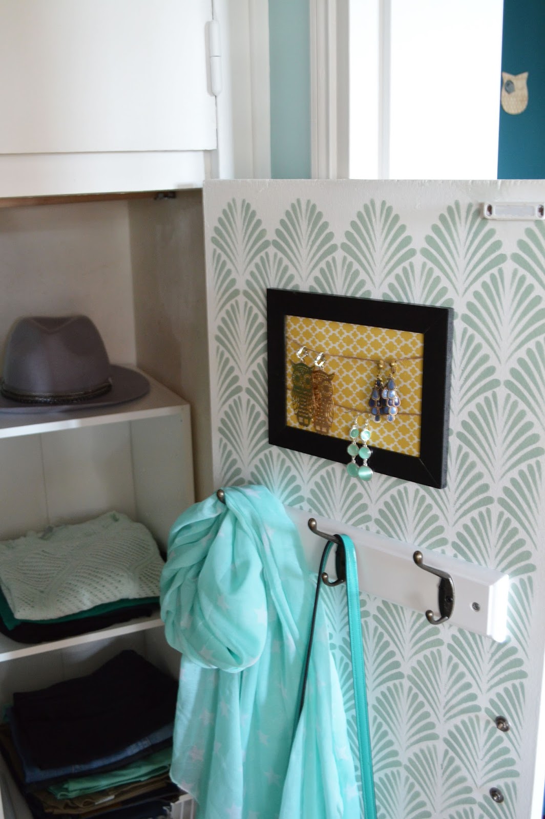 Organiser Et Embellir Son Placard Facon Art Deco Lily S Little