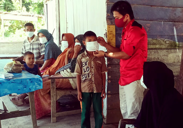 Sambut HUT RI ke- 75, DPC PDI Perjuangan Aceh Utara Bagi-Bagi Masker - RILIS.NET Sambut HUT RI ke- 75, DPC PDI Perjuangan Aceh Utara Bagi-Bagi Masker Agustus 17, 2020