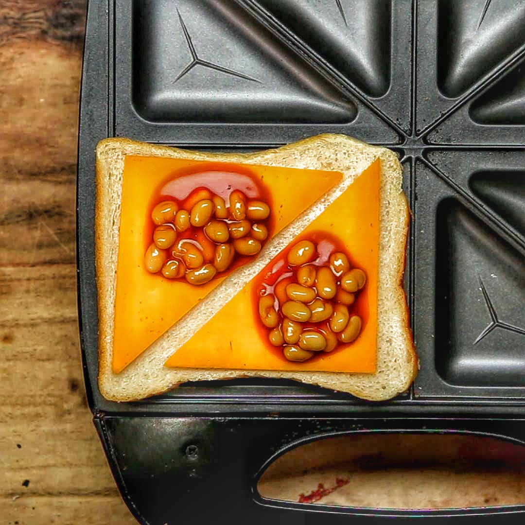 Easy Cheese & Baked Bean Toastie