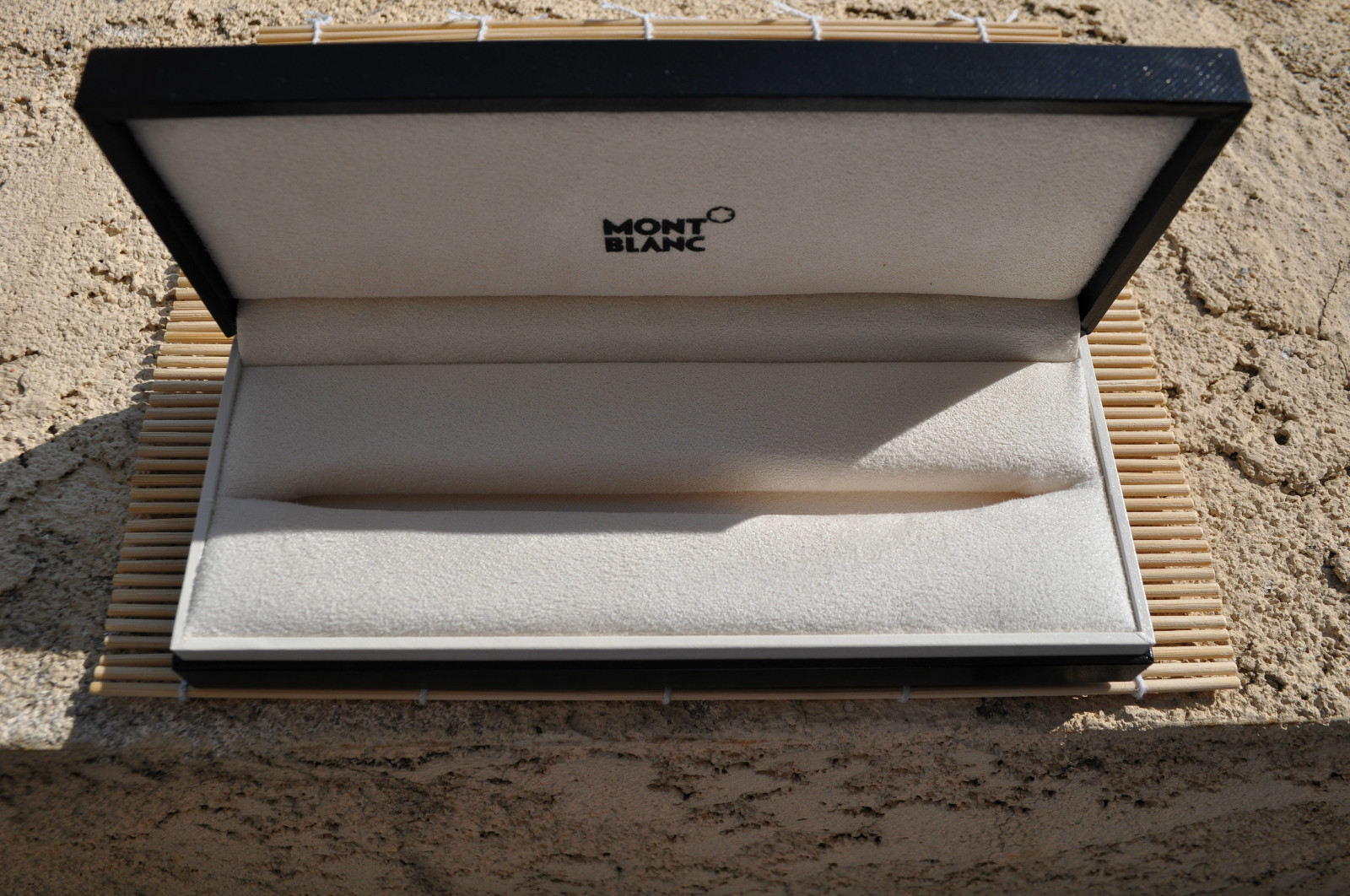 Redlands Pens Montblanc Mont blanc Presentation box only (for the 146