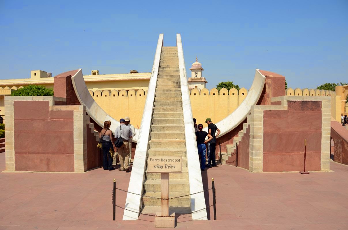  Jantar Mantar Laghu Samrat Yantra Sundial