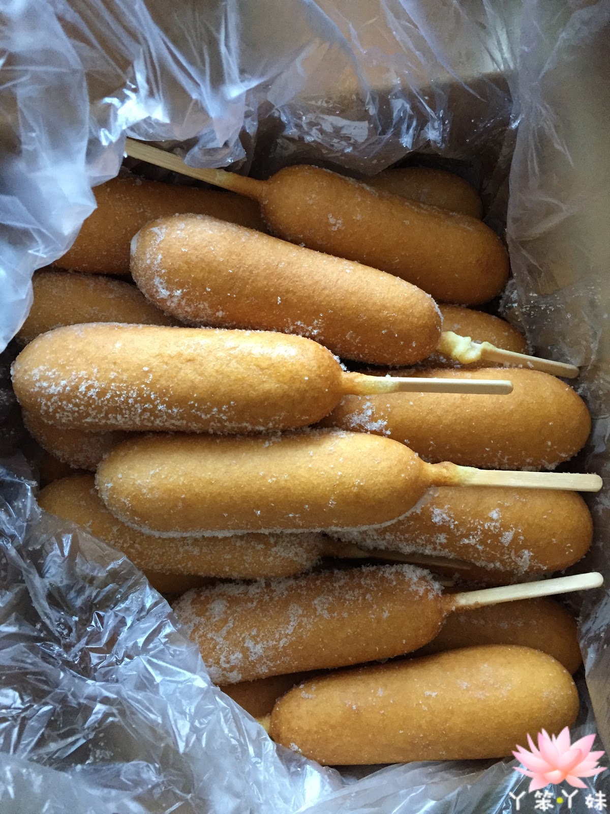 【美國・Costco】美國好市多分享→加熱即食Corn Dog(玉米麵粉裹熱狗） ： Y笨Y妹