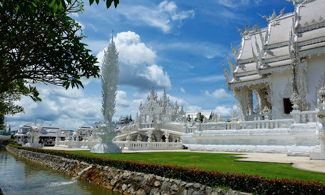 Храм белой лошади