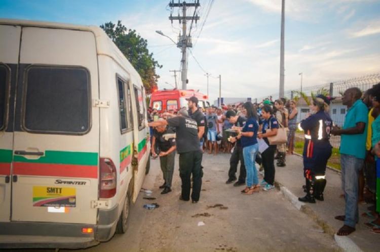 Idosa é assassinada a tiros dentro de van em Feira de Santana
