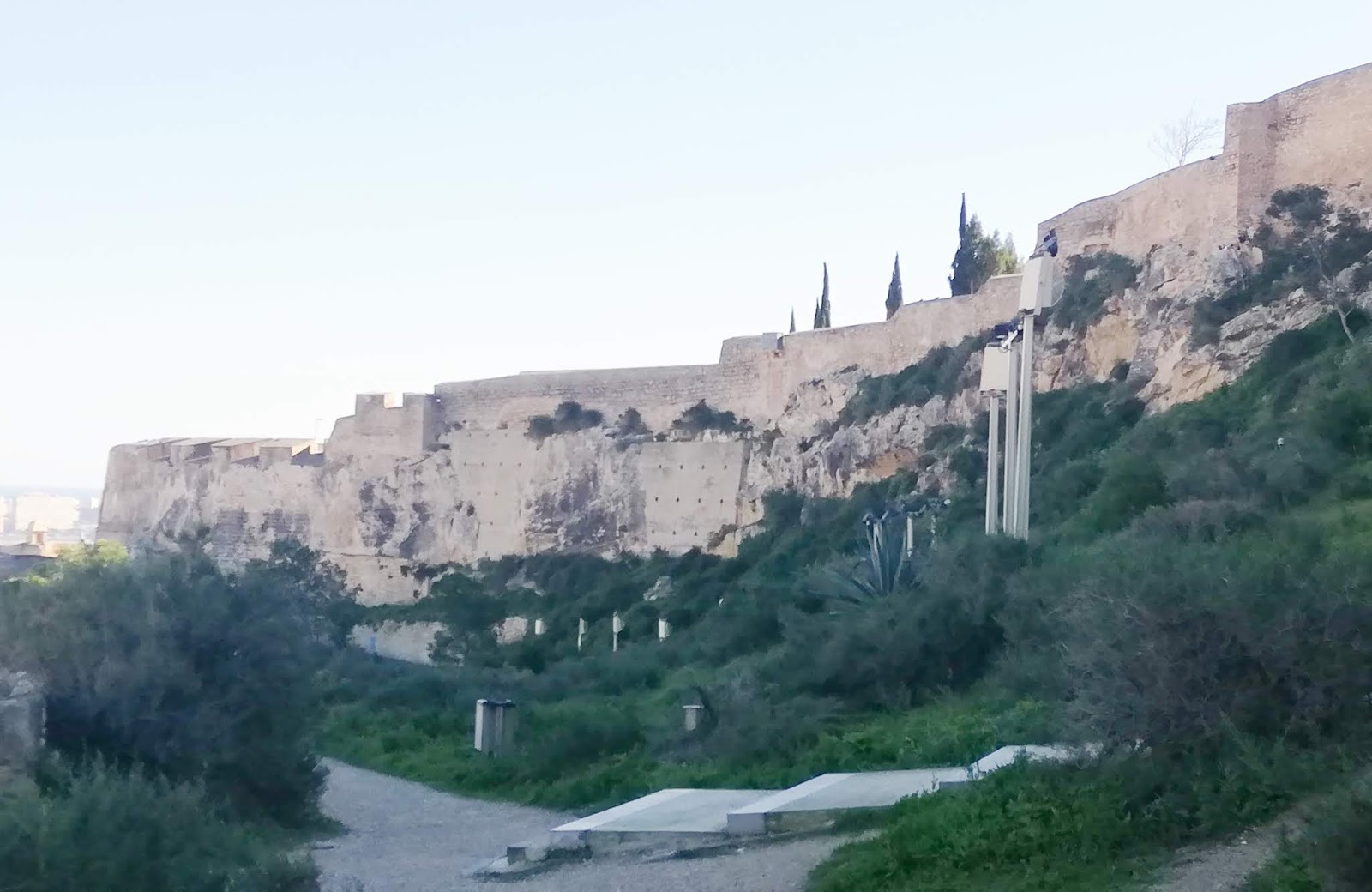 Guía de los Castillos, Torres y Fortificaciones de Alicante Muralla