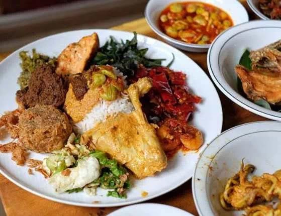 9 Rumah Makan Padang Paling Populer Di Bandung