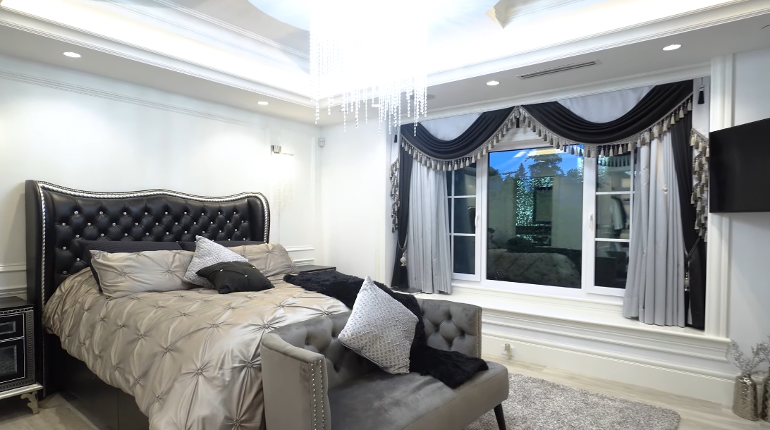 75 Interior Design Photos vs. 1487 Minto Crescent, Vancouver Luxury Mansion Tour
