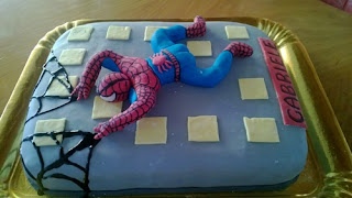 torta di spiderman