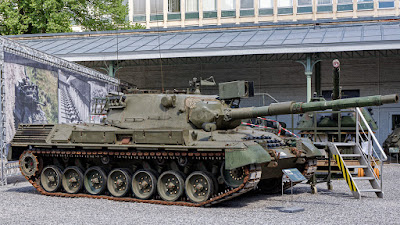Musée Royal de l'Armée et d'Histoire Militaire de Bruxelles (début) DCD_Muse%25CC%2581e%2BRoyal%2Bde%2Bl%2527Arme%25CC%2581e-Le%25CC%2581opard_01