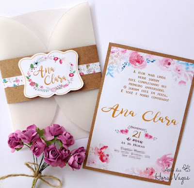 convite artesanal personalizado aniversário infantil 15 anos casamento moderno rústico papel kraft envelope vegetal estampado floral aquarelado boho chic festa delicada diferente sofisticado papelaria personalizada luxo scrapfesta