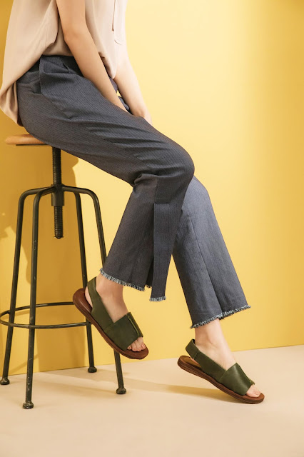 小節休息,手工寬版真皮涼鞋