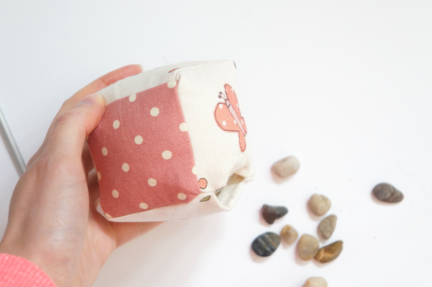 Mrs Crafty B How to Sew a Cube Pin Cushion by Jessalli