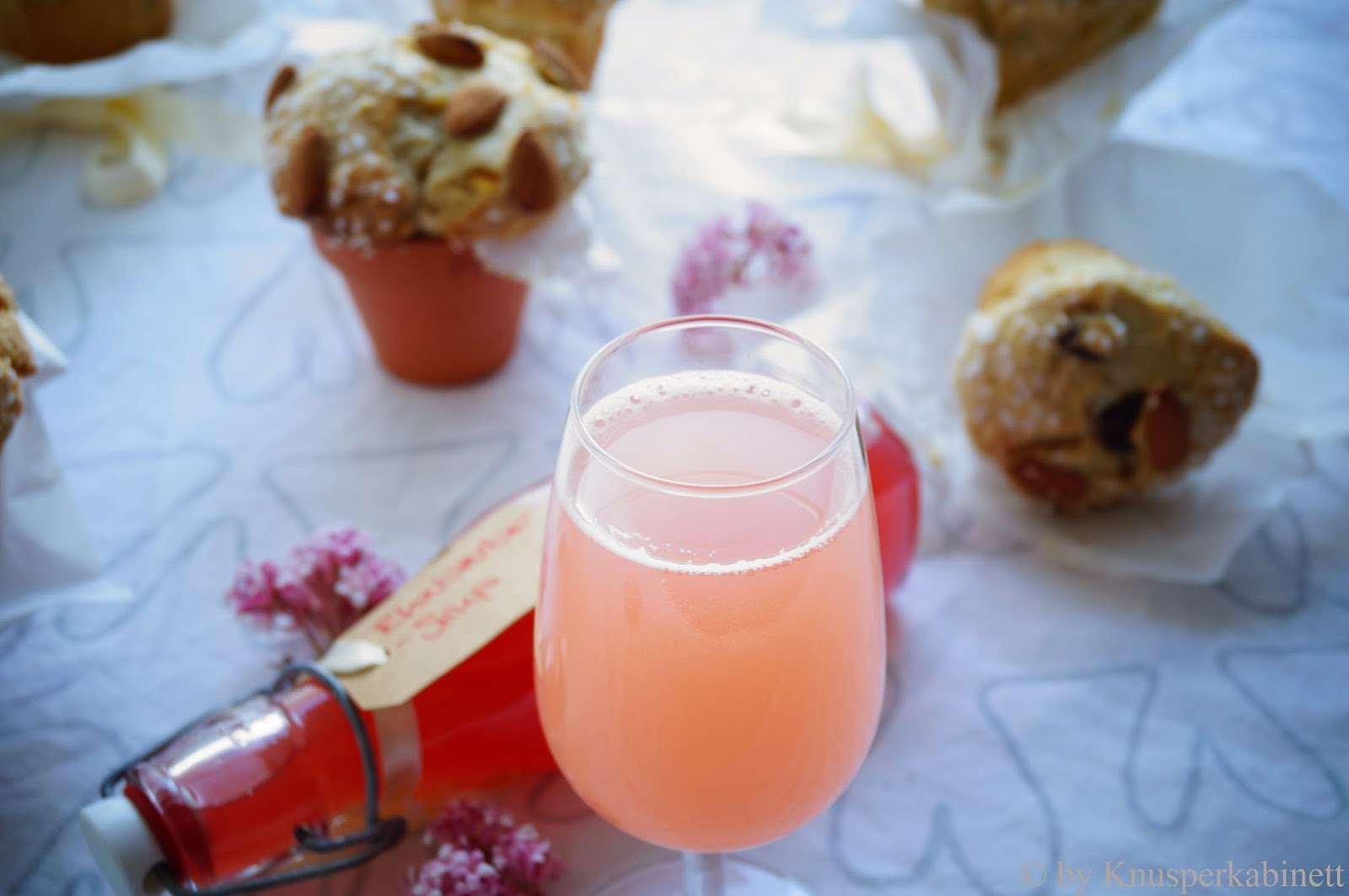 Knusperkabinett: Rhabarbersirup (Rhubarbie) mit Orangenblütenwasser