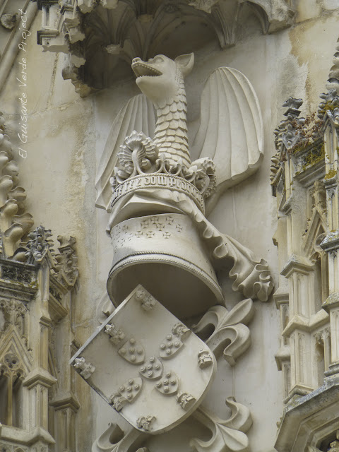 Dragón del Portal del Transepto del Monasterio de Batalla - El Guisante Verde Project