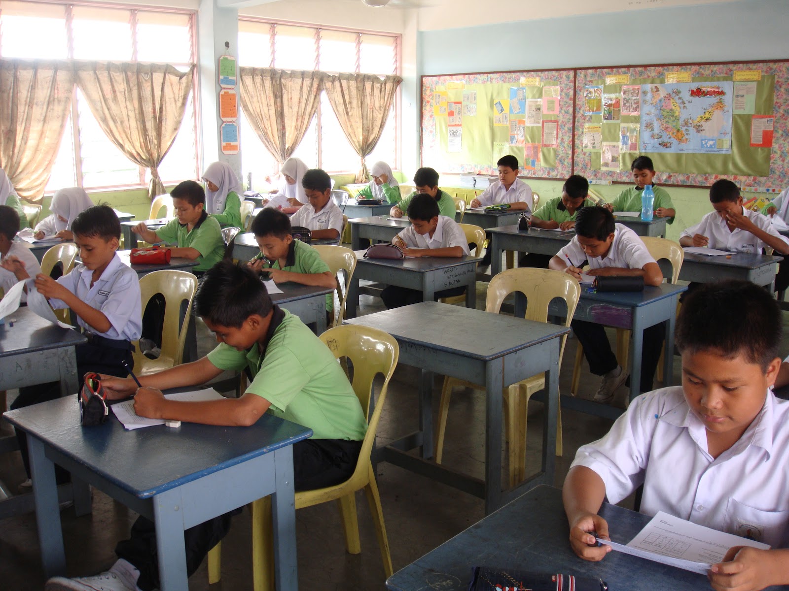 SATU BAHASA SATU BANGSA SATU MALAYSIA Gempur......di SK Taman Tuanku