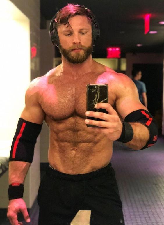 bearded-gay-top-daddy-hairy-chest-dilf-muscle-animal-beast-