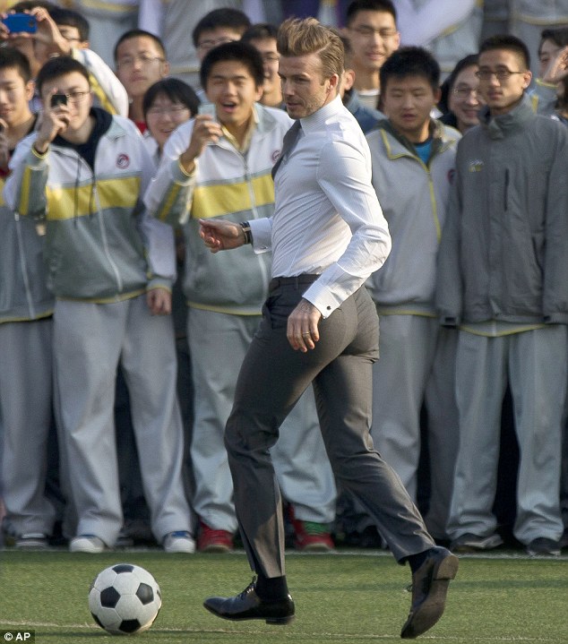 Hot Guys: David Beckham In MEGA TIGHT Pants; Showing Off SEXY ASS AND ...