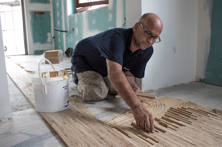 Instalación de un parquet industrial en diseño