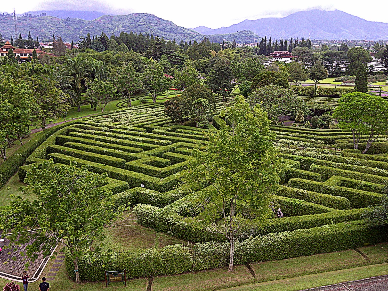 The Secret Garden at Taman  Bunga  Nusantara  Puncak 