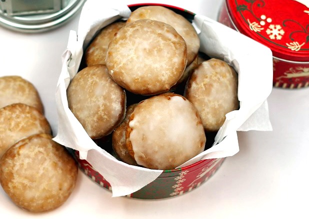 Быстрые и вкусные пряники на кефире, рецепт- выручалочка: мягкие, бюджетные прянички