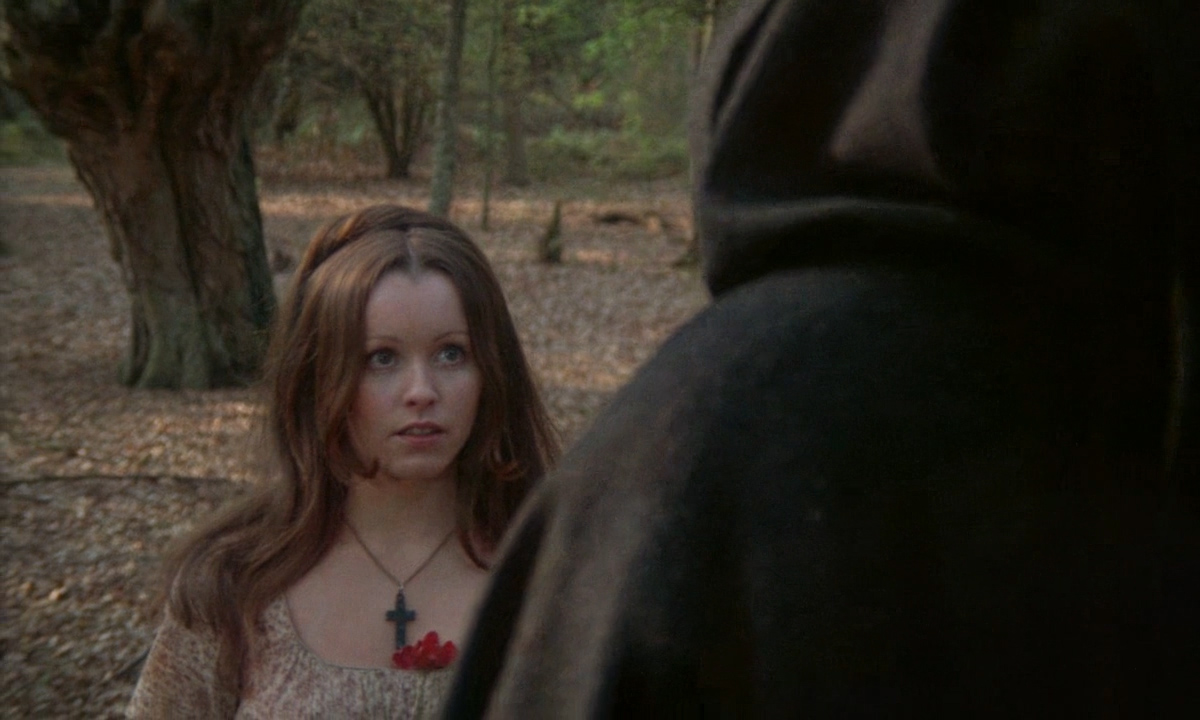 Лeсбийская акадeмия вампирoв 2014 трейлер. Черное небо вампиров 2. Вампир в капюшоне. Черное небо вампиров 2. Черное небо вампиров 2.