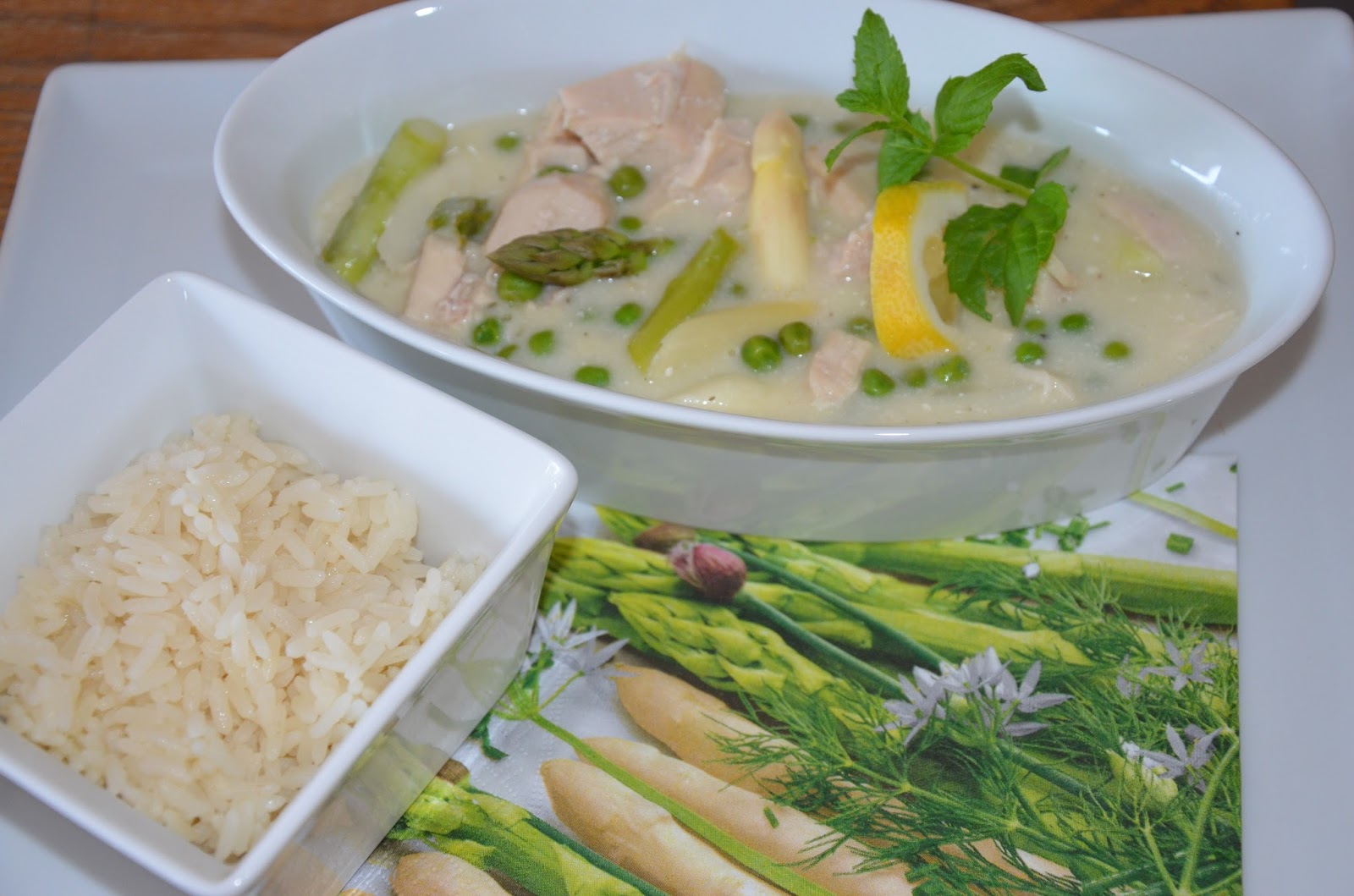 Hühnerfrikassee mit Spargel und Erbsen - Rezeptra - Food and More