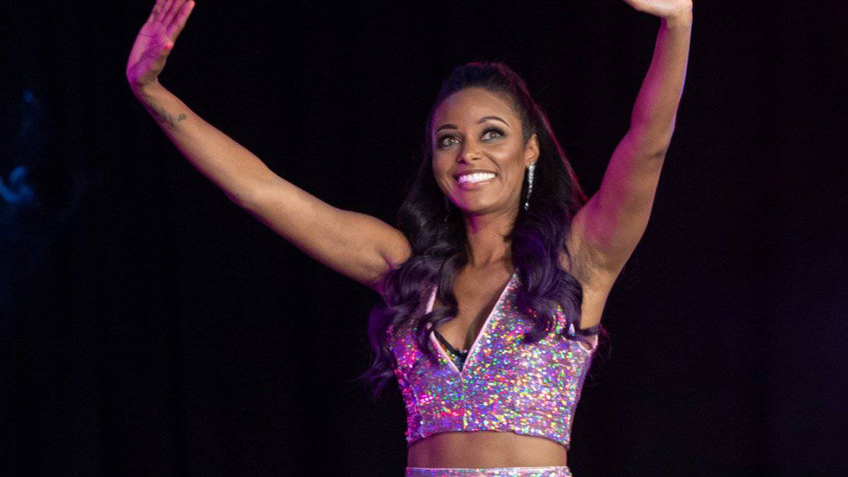 Brandi Rhodes está grávida