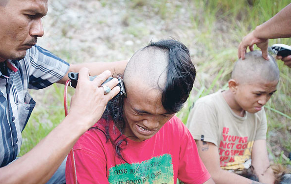 Gaya Rambut Anak Punk Perempuan - Malacca v