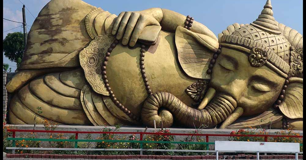 Uniknya Ikon Patung Ganesha Tidur di Desa Banjerejo