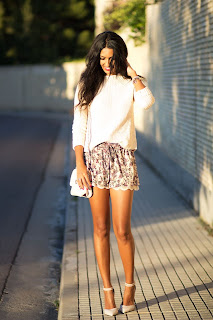 http://1.bp.blogspot.com/-iR8N0qblBMM/UjTU1aQ2LcI/AAAAAAAAHTI/q9YqKnXgEbg/s1600/Slip+shorts-+Shorts+lenceros-+Flower+printed+shorts-+Look+Shorts+4.jpg