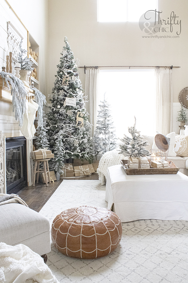 Cozy living room christmas decor. Woods and white Christmas decor. farmhouse christmas decor and decorating ideas. Neutral Christmas mantel decor