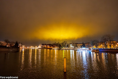 W drodze na Ostrów Tumski: nad Odrą