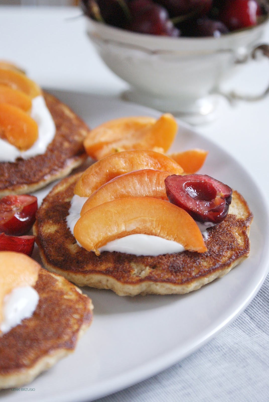 Lekki brzusio. Owsiane placuszki jogurtowe