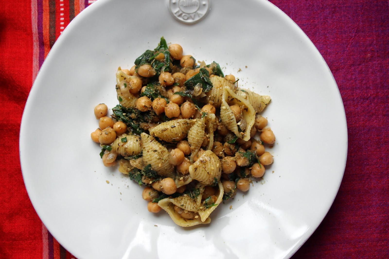 Massa com grão, espinafres e za'atar Pasta with chickpeas, spinach