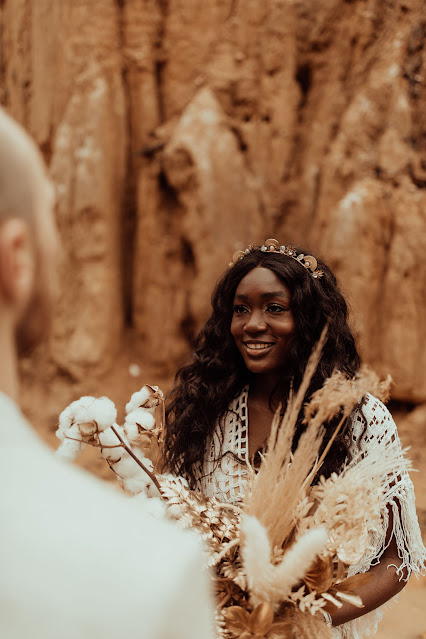 kacie herd photography wedding shoot bohemian bridal gown dried floral arrangement with golden accents