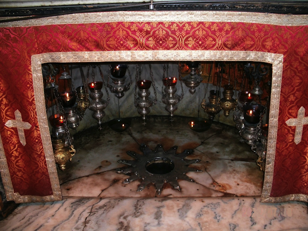 Lugar exacto del nacimiento de Jesús en la Basílica de la Natividad de Belén
