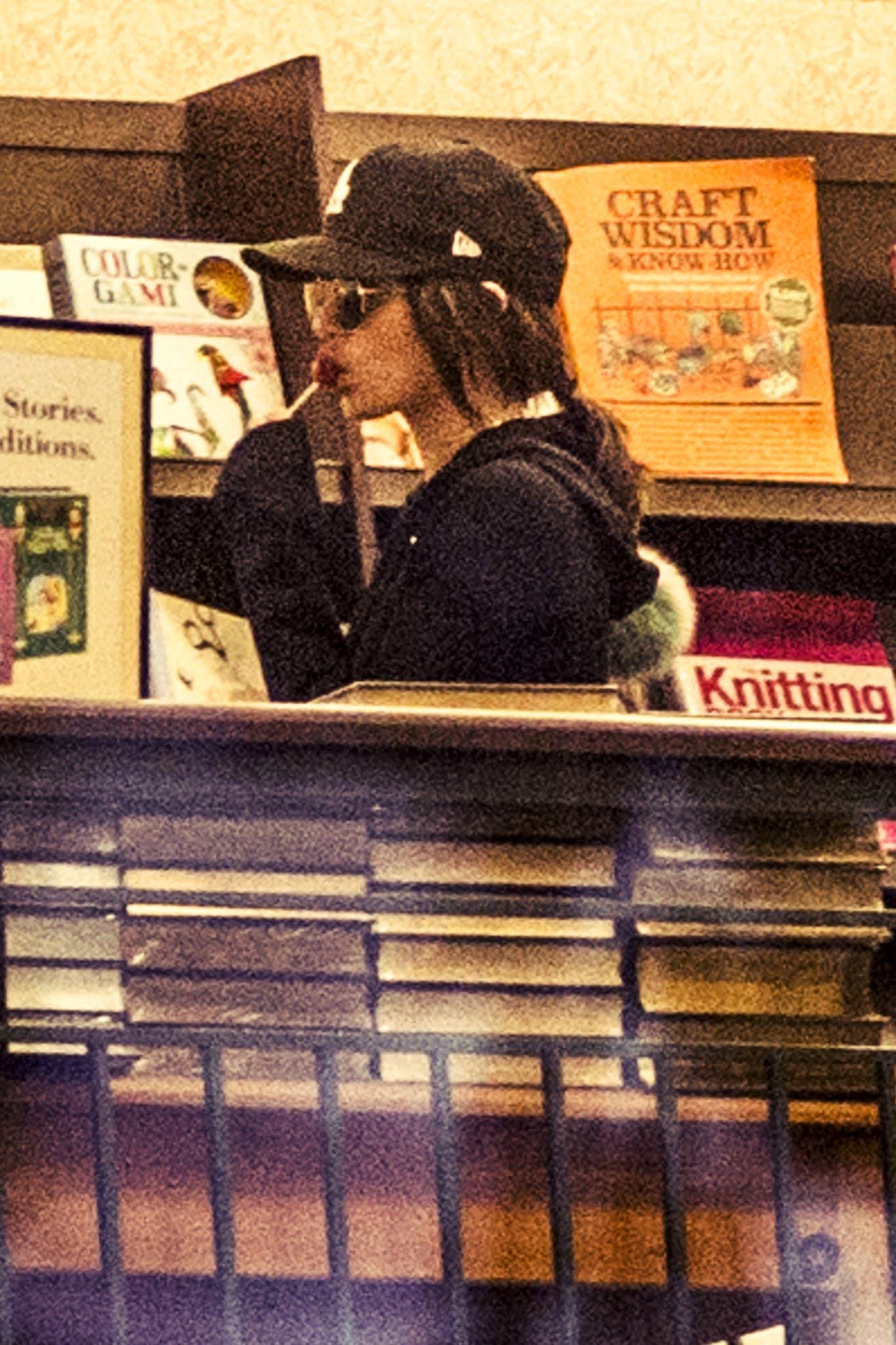 Oct 23rd 2016 At Barnes and Noble in Calabasas Kendall Jenner Fans Page