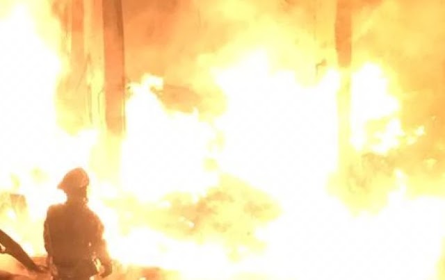 Hombre Venezolano predio fuego a una tienda porque no le vendían mas cerveza