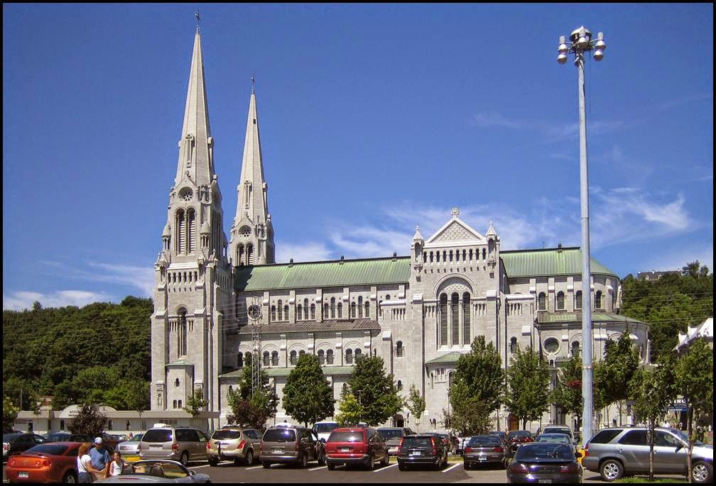 SainteAnneDeBeaupre shrine Basilica with miraculous statue of