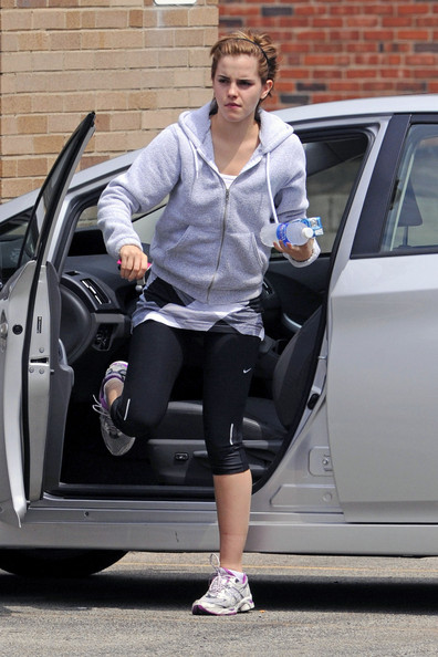 Emma Watson: Emma Watson at the gym in Pittsburgh with her personal trainer