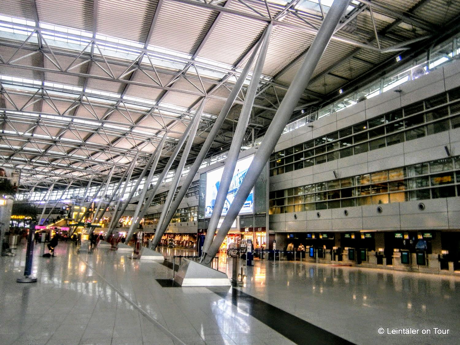 Leintäler_on_Tour Planespotting Düsseldorf Airport Flughafen Düsseldorf
