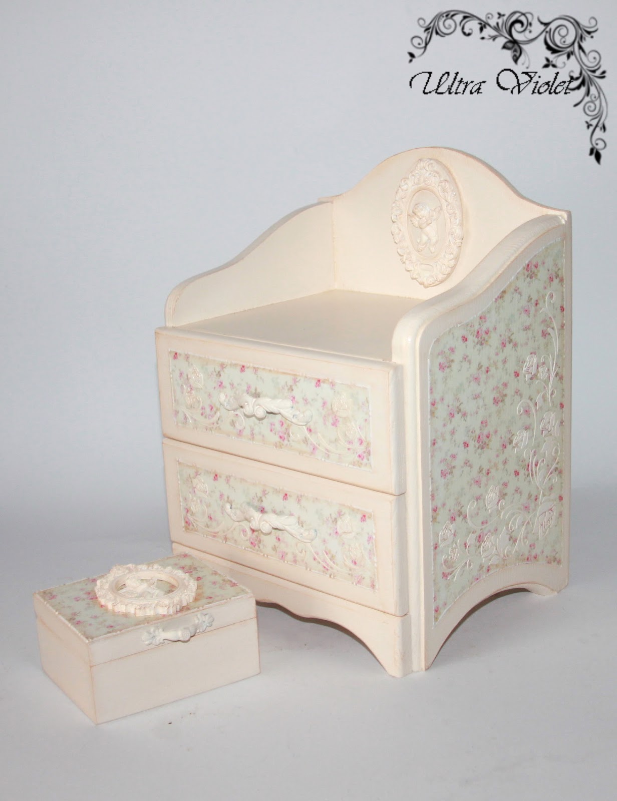 Ultra-Violet. Exklusive Geschenke.: Kommode / Minikommode , Schatulle