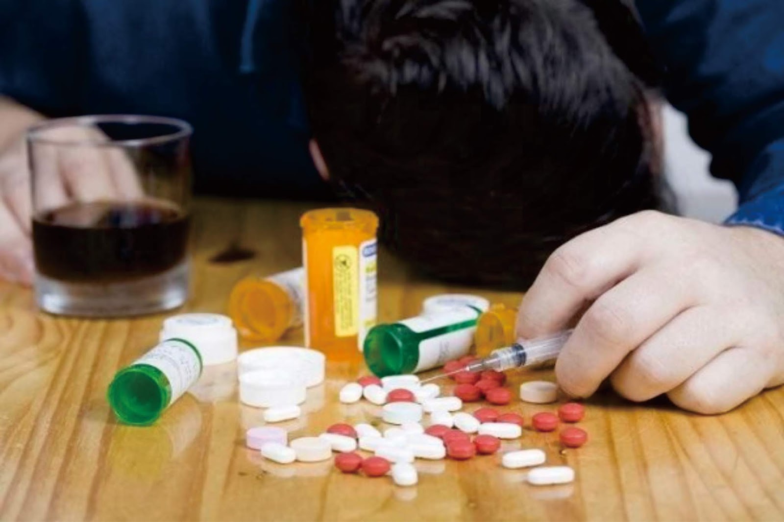 ребенок и таблетки наркотики