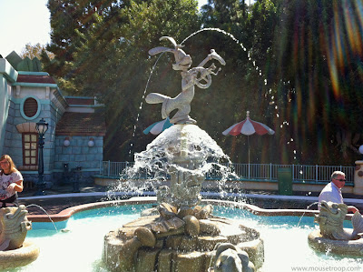 Roger Rabbit fountain Toontown Disneyland Car Toon Spin