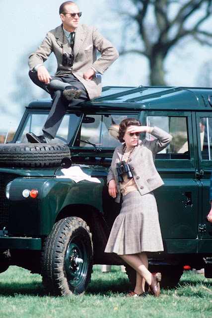 Queen Elizabeth and Prince Phillip at the horse races, 1968 ~ vintage ...