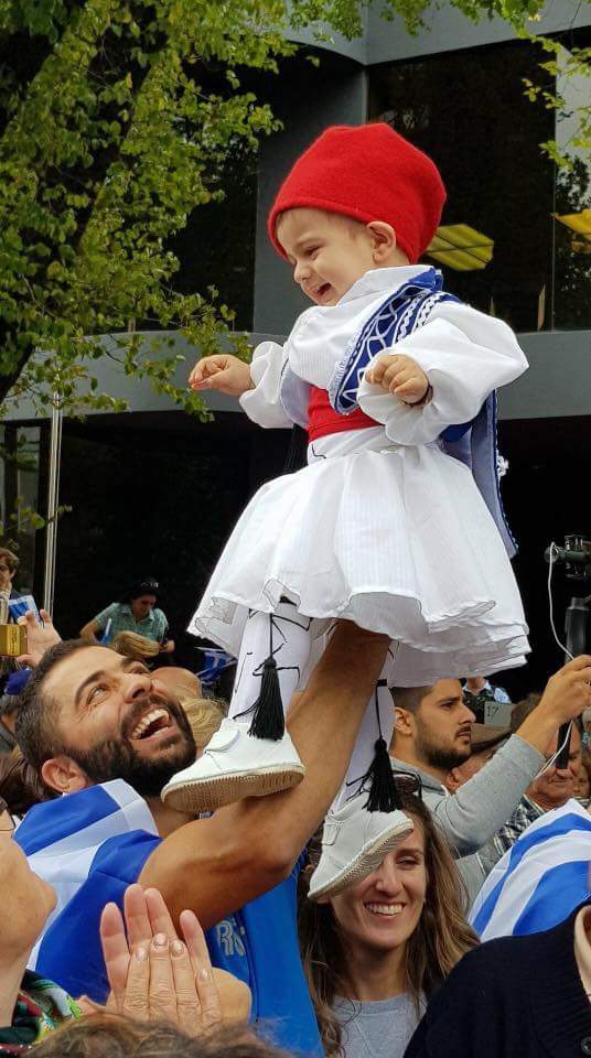 ΟΣΟ ΥΠΑΡΧΟΥΝ ΤΕΤΟΙΟΙ ΓΟΝΕΙΣ ΜΕ ΤΕΤΟΙΑ ΠΑΙΔΙΑ, ΥΠΑΡΧΕΙ ΕΛΠΙΔΑ !!